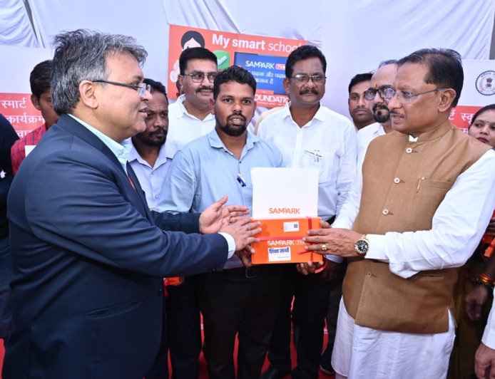 बस्तर में ‘सम्पर्क स्मार्ट स्कूल – स्मार्ट ब्लॉक’ कार्यक्रम का शुभारंभ